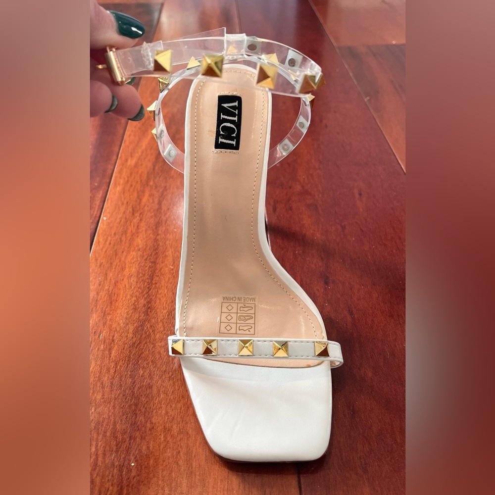 VICI Olga white gold studded heels. NEVER BEEN WORN! Size 7.5 - Picture 2 of 6